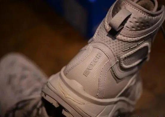 戶外鞋很土?開箱看看這雙Hoka one one好不好看