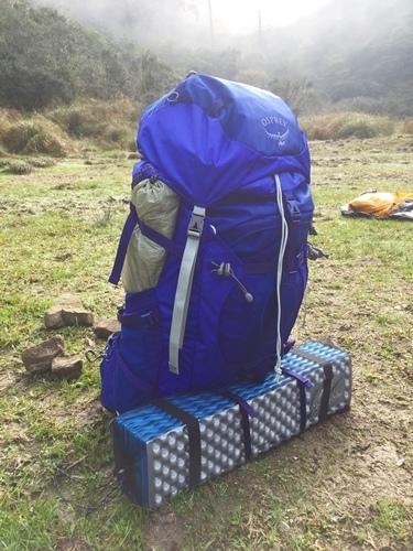 Osprey小鷹Ariel女款戶外雙肩登山包開箱,重裝行走讓自己更舒適