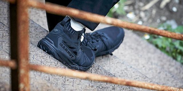 想要一雙有戶外元素的日常搭配鞋,何不直接試試戶外頂尖品牌?