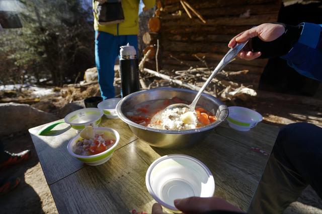 四姑娘雪山攀登,攀駱駝峰的點點記憶