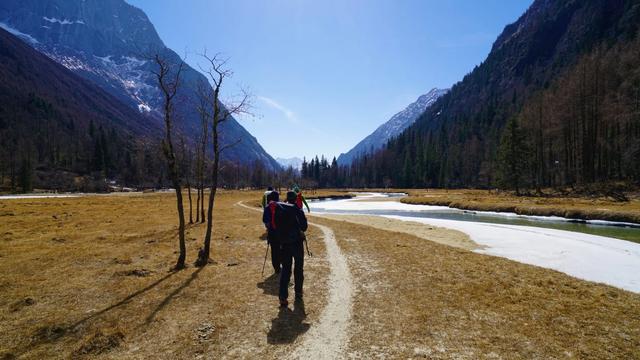 四姑娘雪山攀登,攀駱駝峰的點點記憶