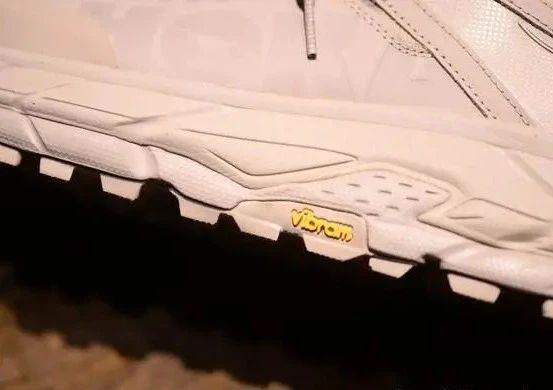 戶外鞋很土?開箱看看這雙Hoka one one好不好看