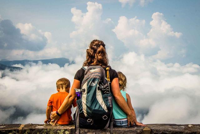 帶孩子爬山要帶什么東西,親子戶(hù)外裝備大盤(pán)點(diǎn)