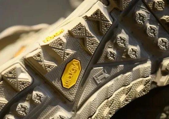 戶外鞋很土?開箱看看這雙Hoka one one好不好看