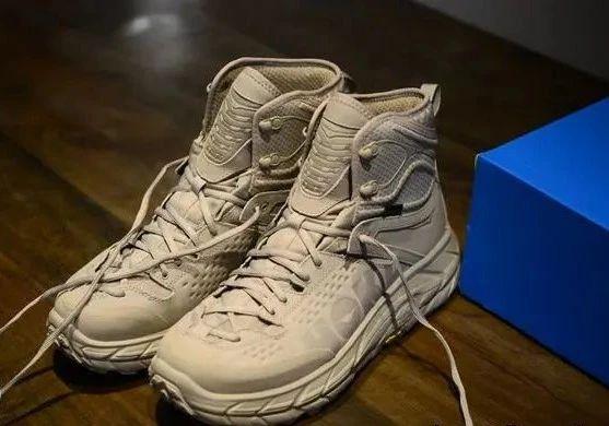 戶外鞋很土?開箱看看這雙Hoka one one好不好看