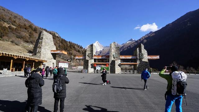 四姑娘雪山攀登,攀駱駝峰的點點記憶