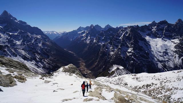 四姑娘雪山攀登,攀駱駝峰的點點記憶