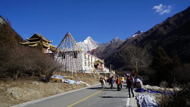 四姑娘雪山攀登,攀駱駝峰的點點記憶