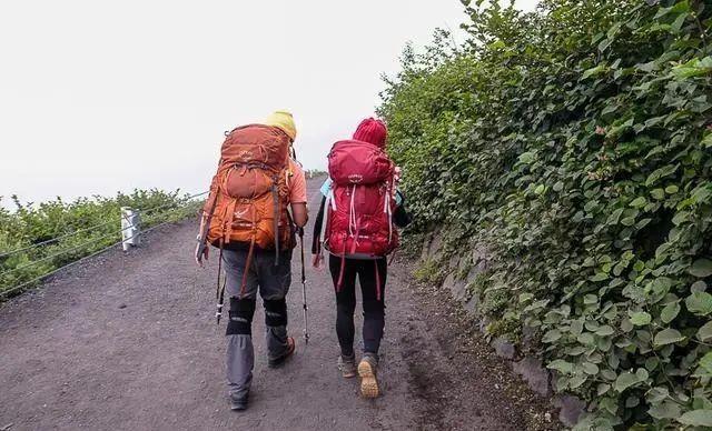 登山背包選購指南,為什么你的登山包怎么背都不舒服?