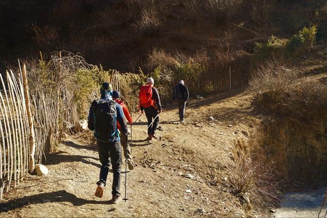 四姑娘雪山攀登,攀駱駝峰的點點記憶