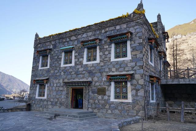 四姑娘雪山攀登,攀駱駝峰的點點記憶