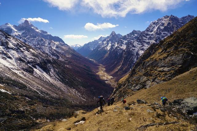 四姑娘雪山攀登,攀駱駝峰的點點記憶