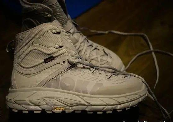 戶外鞋很土?開箱看看這雙Hoka one one好不好看