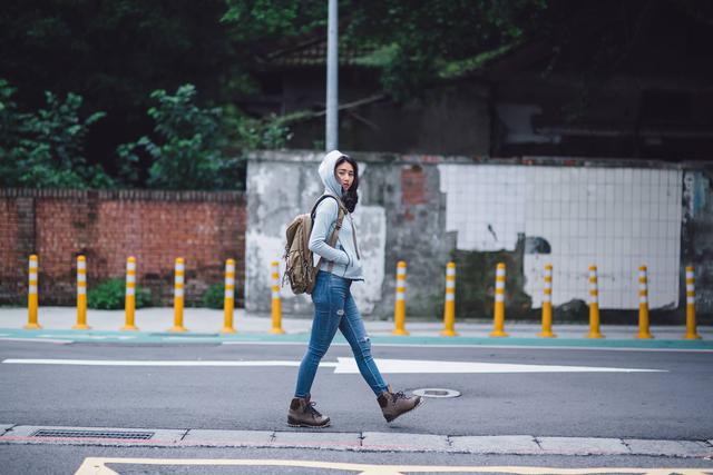 忽冷忽熱的天氣,怎能沒有這款Houdini北歐系品牌外套?