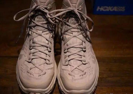 戶外鞋很土?開箱看看這雙Hoka one one好不好看