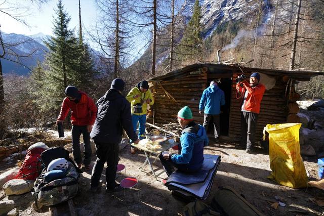 四姑娘雪山攀登,攀駱駝峰的點點記憶