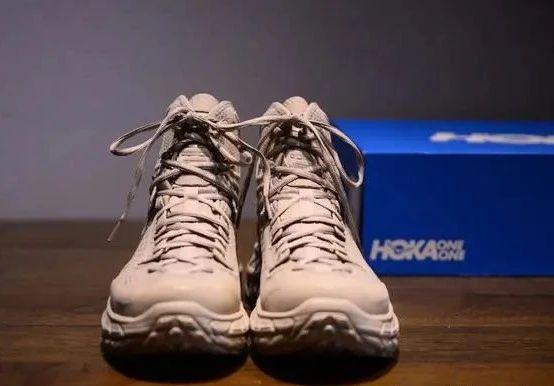 戶外鞋很土?開箱看看這雙Hoka one one好不好看
