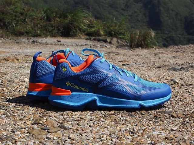 Columbia哥倫比亞徒步鞋開箱測試,身為戶外玩家腳上怎可少這一雙