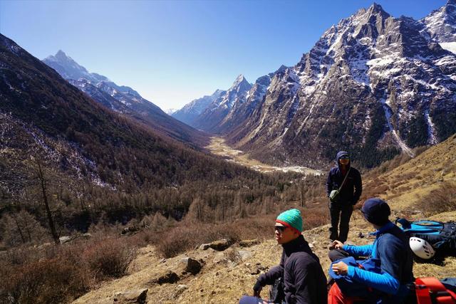 四姑娘雪山攀登,攀駱駝峰的點點記憶