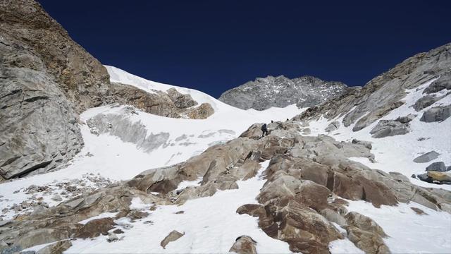 四姑娘雪山攀登,攀駱駝峰的點點記憶