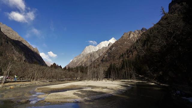 四姑娘雪山攀登,攀駱駝峰的點點記憶