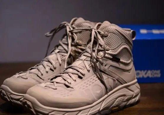 戶外鞋很土?開箱看看這雙Hoka one one好不好看