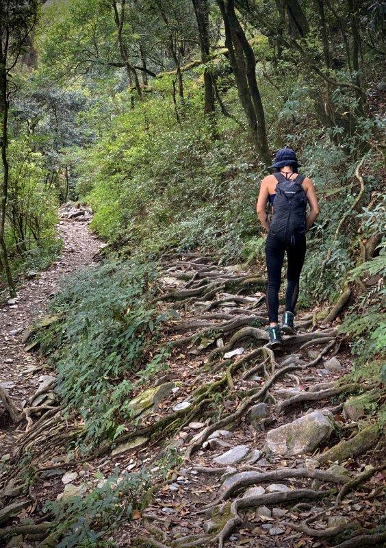 小姐姐穿的戶外鞋,看這雙salomon薩洛蒙戶外防水登山鞋實測