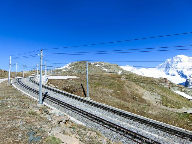 瑞士采爾馬特,上冰川天堂看馬特洪峰的湖中倒影