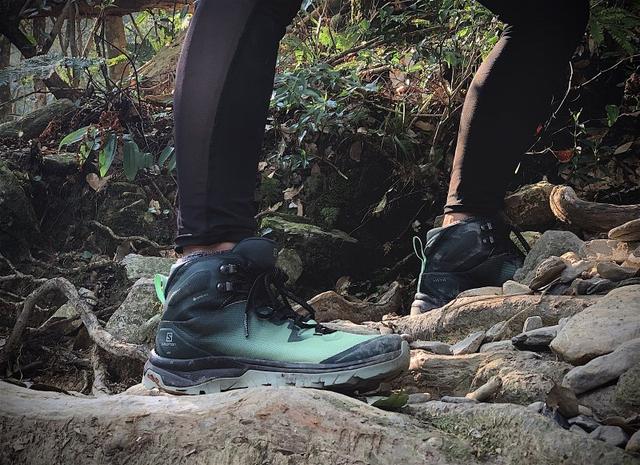 小姐姐穿的戶外鞋,看這雙salomon薩洛蒙戶外防水登山鞋實測