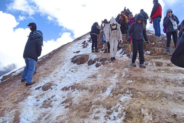 海拔5200米的秘魯彩虹山,看著就想去走一遍