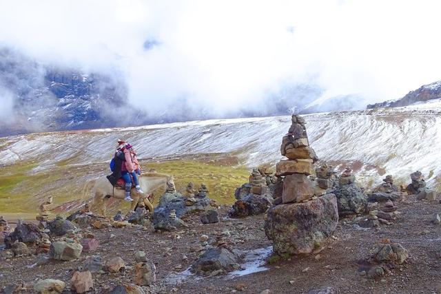 海拔5200米的秘魯彩虹山,看著就想去走一遍