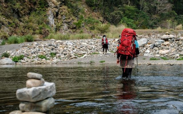 玩出不一樣的戶外,露營必備用品Keen涼鞋實測