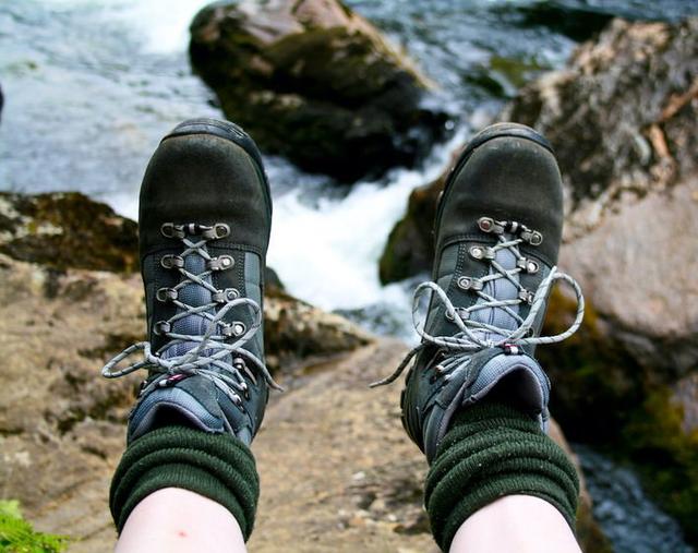 戶外新手登山裝備,來擁抱大自然必學的時尚女子穿搭