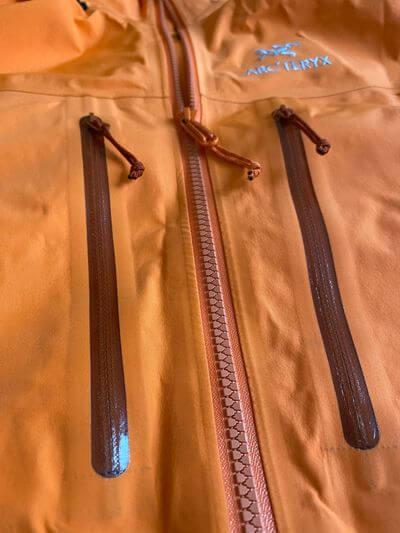 穿它就對了,始祖鳥Arc’teryx Alpha SV硬殼沖鋒衣實測