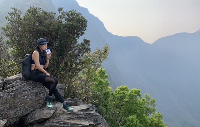 小姐姐穿的戶外鞋,看這雙salomon薩洛蒙戶外防水登山鞋實測