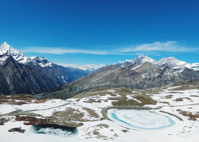 瑞士采爾馬特,上冰川天堂看馬特洪峰的湖中倒影