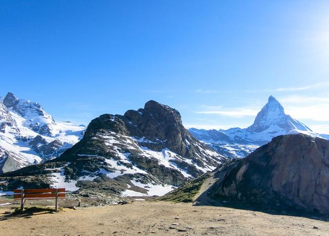 瑞士采爾馬特,上冰川天堂看馬特洪峰的湖中倒影