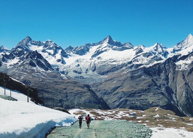 瑞士采爾馬特,上冰川天堂看馬特洪峰的湖中倒影