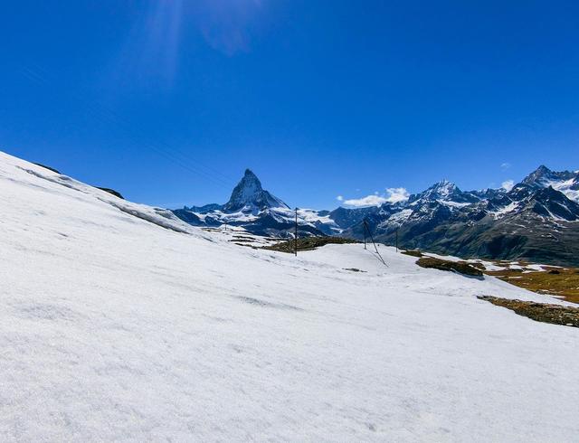瑞士采爾馬特,上冰川天堂看馬特洪峰的湖中倒影