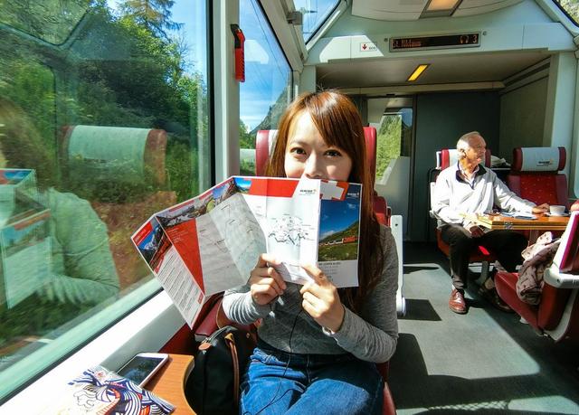 瑞士采爾馬特,上冰川天堂看馬特洪峰的湖中倒影