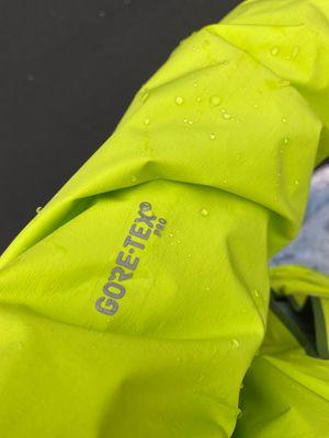 始祖鳥沖鋒衣,超輕量外套Arc’teryx Beta LT實穿心得分享