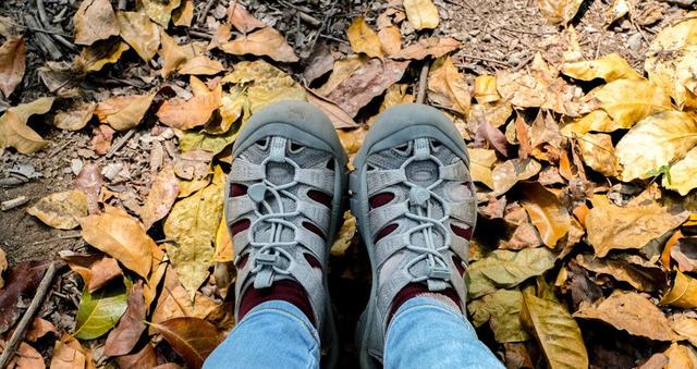 玩出不一樣的戶外,露營必備用品Keen涼鞋實測