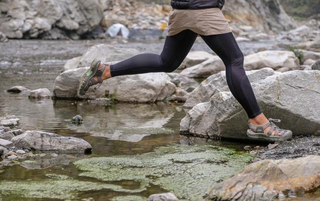 玩出不一樣的戶外,露營必備用品Keen涼鞋實測