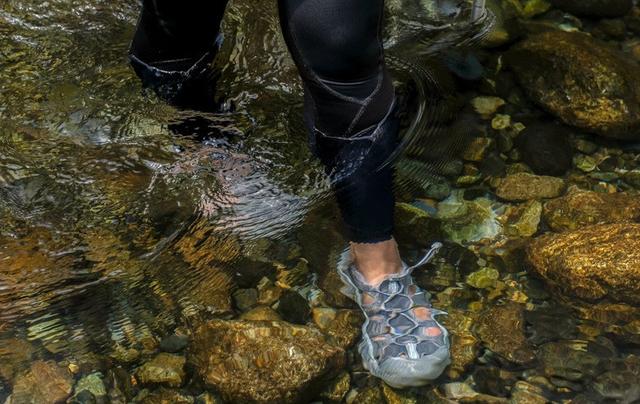 玩出不一樣的戶外,露營必備用品Keen涼鞋實測