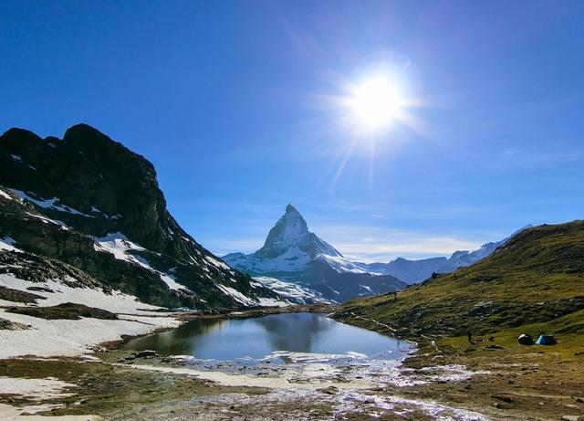 瑞士采爾馬特,上冰川天堂看馬特洪峰的湖中倒影