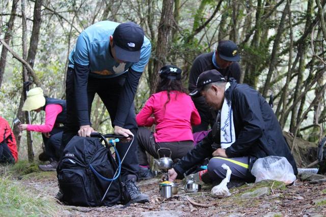 背包和折疊椅二者完美結合,TATONKA多功能折椅背包實測