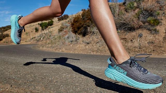 疫情穩定想運動,初學者來一雙跑鞋吧