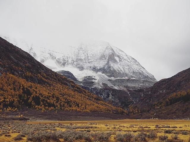 還記得那年秋天的稻城亞丁嗎?第一次去稻城亞丁旅游心得體會