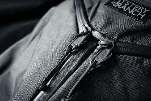 Mystery Ranch神秘牧場背包開箱,一個簡單實用的通勤包