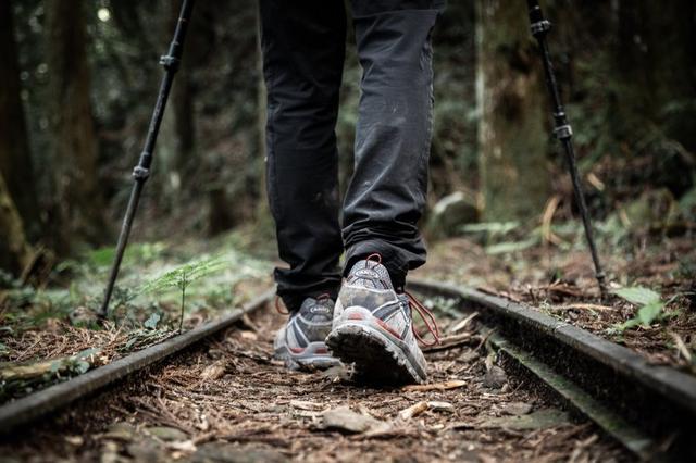 AKU意大利防水低幫登山鞋測(cè)評(píng),給你章魚般的抓地力